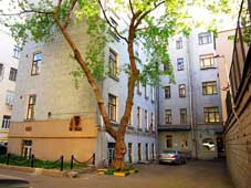 Дом № 15 Большого Каретного переулка, г. Москвы, в котором Владимир Высоцкий жил в 1949-1955 гг.